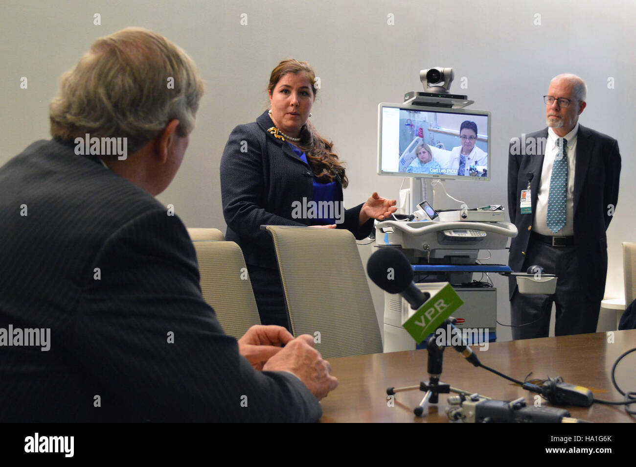 Il Dipartimento dell'Agricoltura degli Stati Uniti discute questioni come i sistemi giudiziari sulla droga e la gestione delle crisi degli oppioidi, evidenziando le sfide della salute pubblica e le risposte del governo nelle aree rurali. Foto Stock