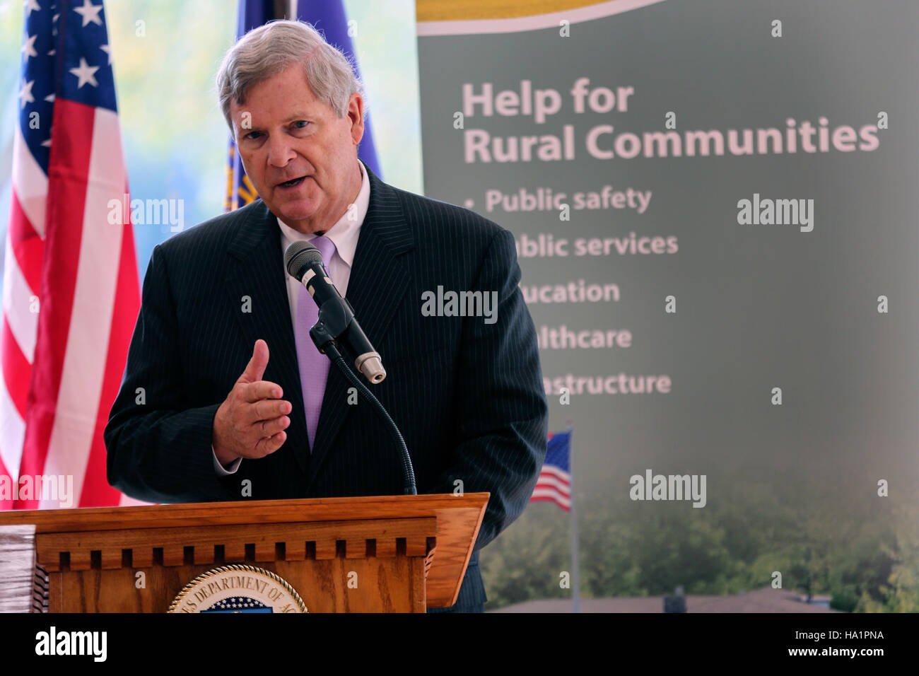 Berry Vilsack ha partecipato ad un evento al Berea College, dove l'USDA ha evidenziato iniziative relative allo sviluppo rurale e alla protezione ambientale. Tale riunione si è concentrata sul miglioramento delle economie locali e sulla promozione di pratiche sostenibili nelle zone rurali. Foto Stock