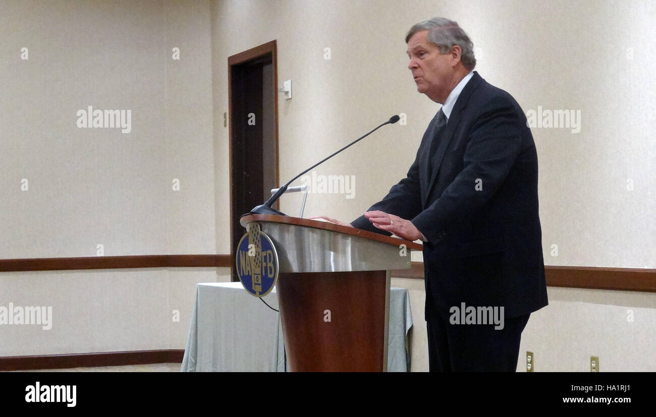 L'USDA, guidato dal segretario Tom Vilsack, ha partecipato alla convenzione dell'Associazione nazionale delle emittenti agricole (NAFB), dove ha tenuto un discorso di apertura. L'evento si è incentrato sulle questioni riguardanti gli agricoltori, le politiche agricole e il ruolo dell'Agenzia dei servizi agricoli (FSA) nel sostenere la comunità agricola. Foto Stock