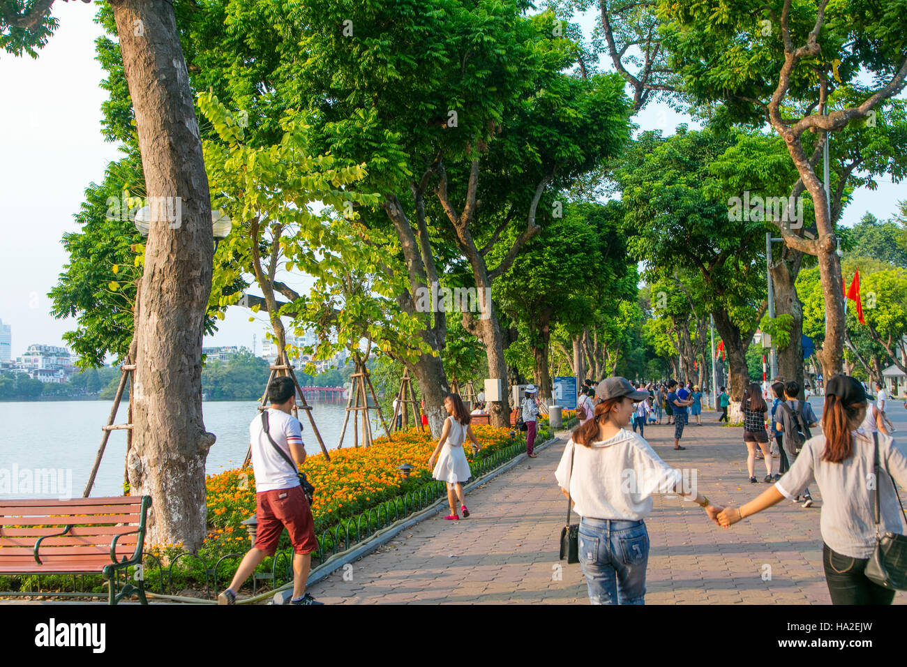 Il Lago Hoan Kiem, il vecchio quartiere di Hanoi, Vietnam Asia Foto Stock