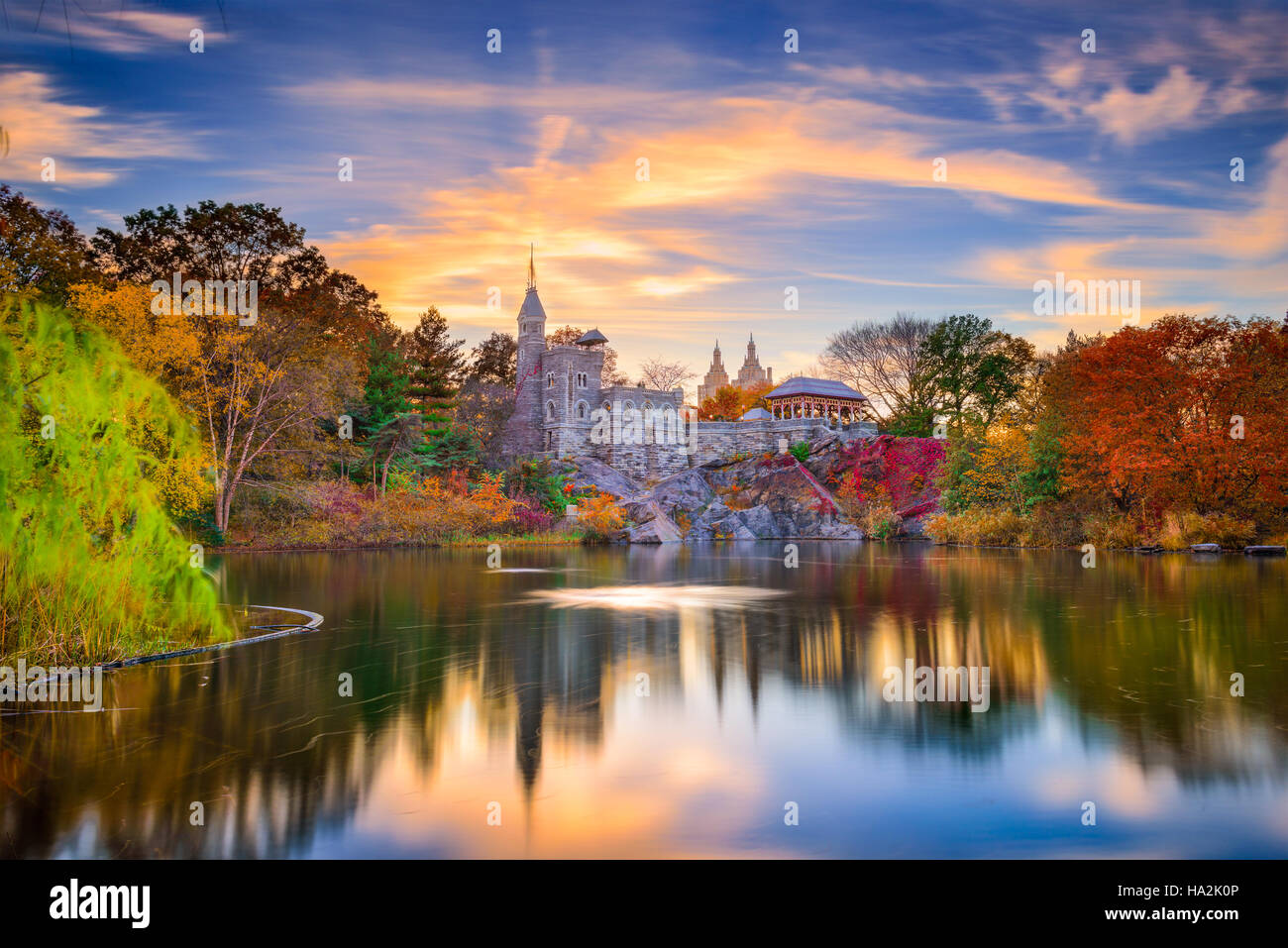 Il Central Park di New York City a Castello Belvedere durante un tramonto d'autunno. Foto Stock