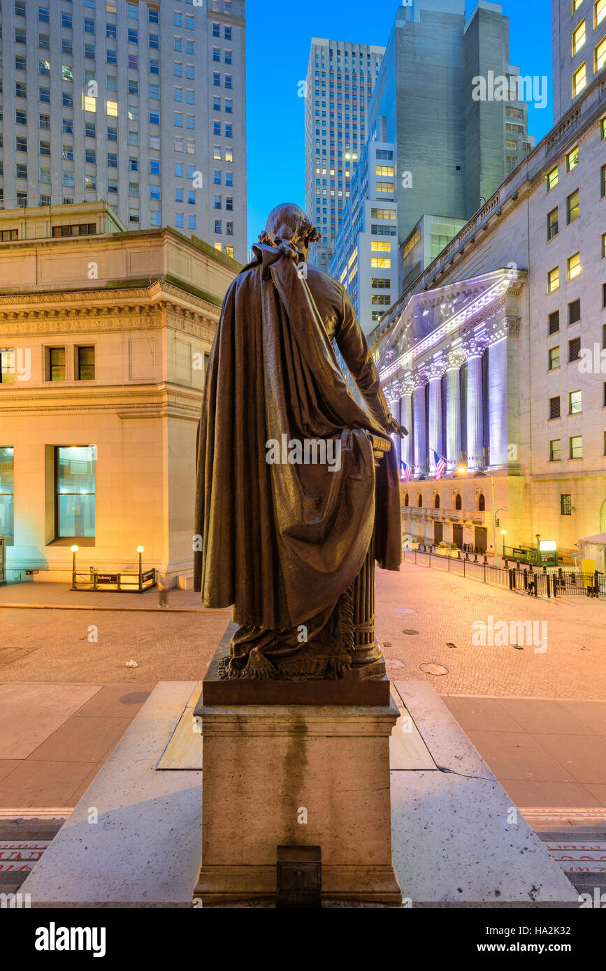 New York City paesaggio urbano di Wall Street dalla Federal Hall. Foto Stock