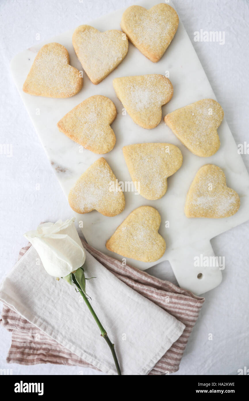 A forma di cuore biscotti frollini Foto Stock