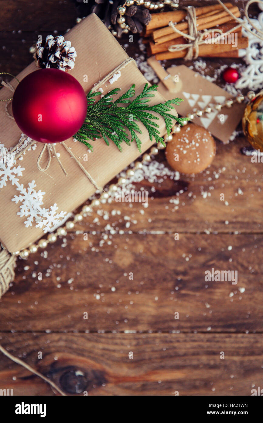 Primo piano del regalo di natale immagini e fotografie stock ad alta  risoluzione - Alamy