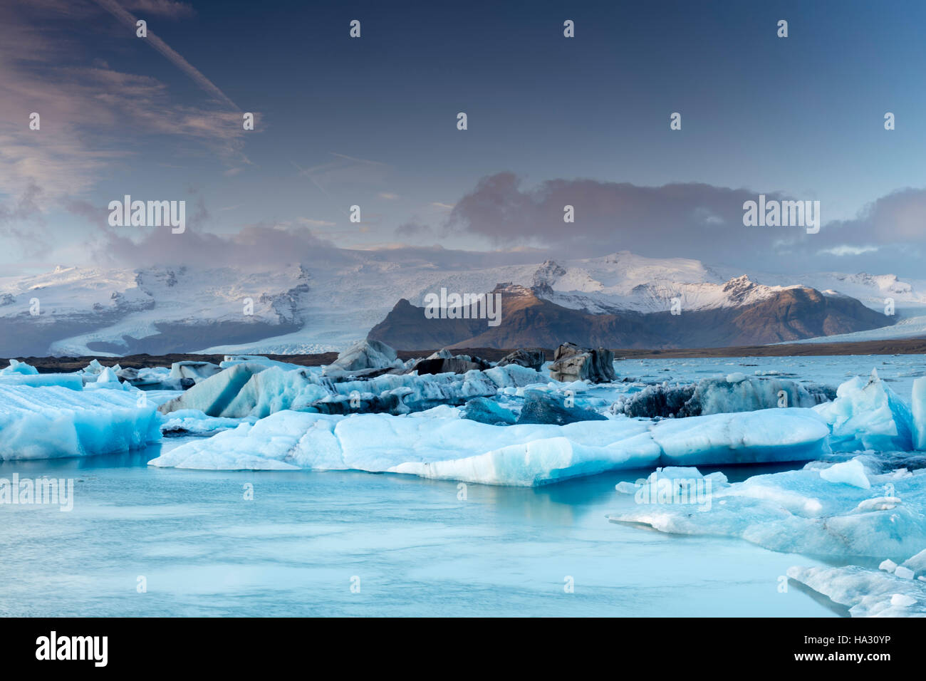 Iceberg di Jokulsarlon, un lago glaciale nel sud-est dell'Islanda, sul bordo del Vatnajokull Parco Nazionale Foto Stock