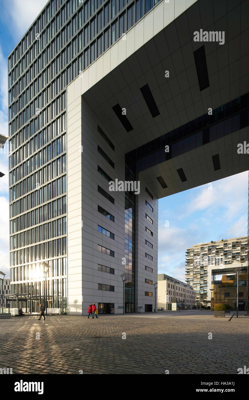 Kranhaus, architettura moderna a Colonia in Germania. Foto Stock