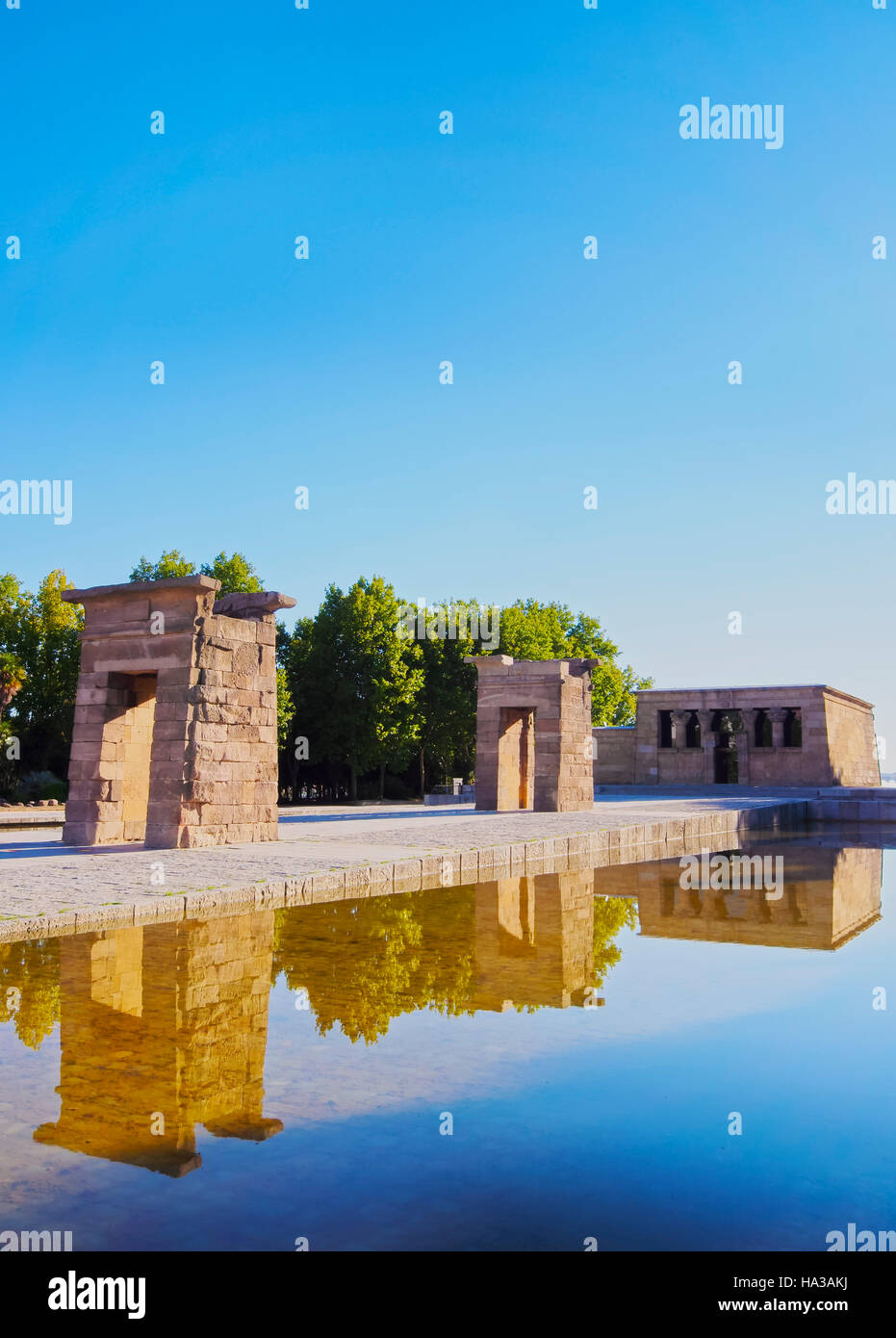 Spagna, Madrid, il Parque del Oeste, Vista del tempio di Debod. Foto Stock