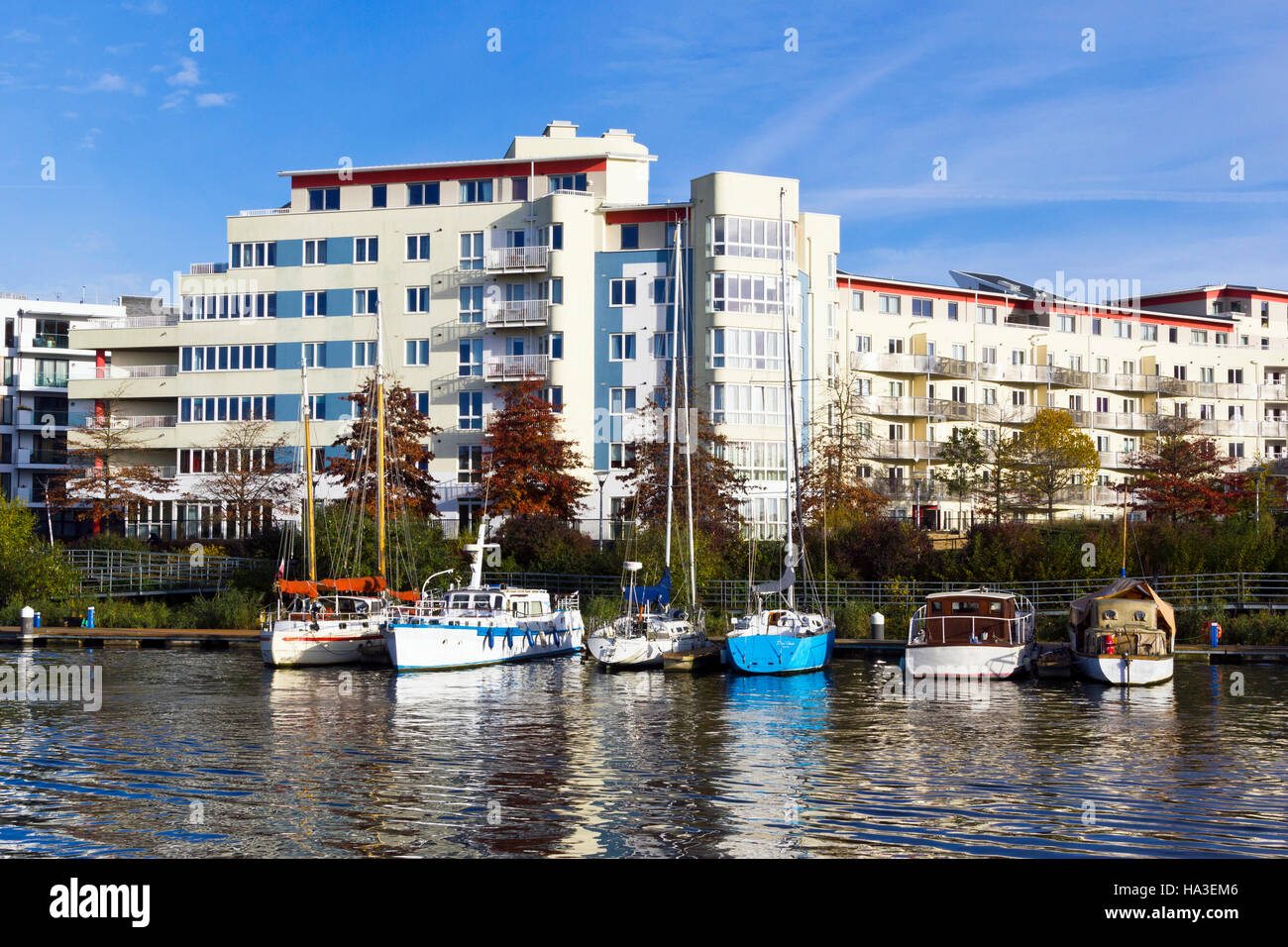 Appartamenti moderni e barche a Hannover Quay, Bristol Harbourside, REGNO UNITO Foto Stock