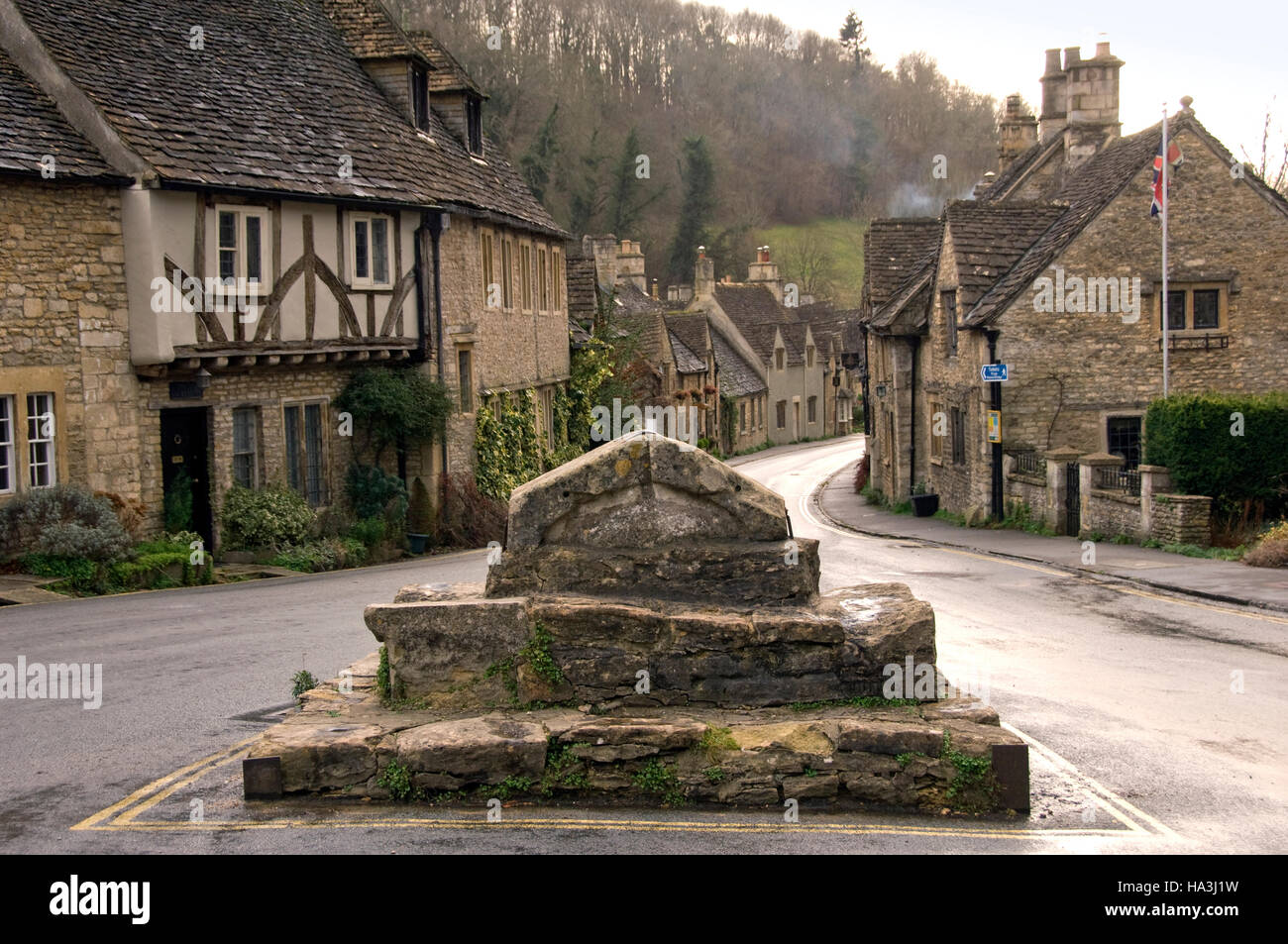 Castle coombe,Wiltshire,uk,un pittoresco villaggio spesso utilizzato come un film e tv posizione. Foto Stock