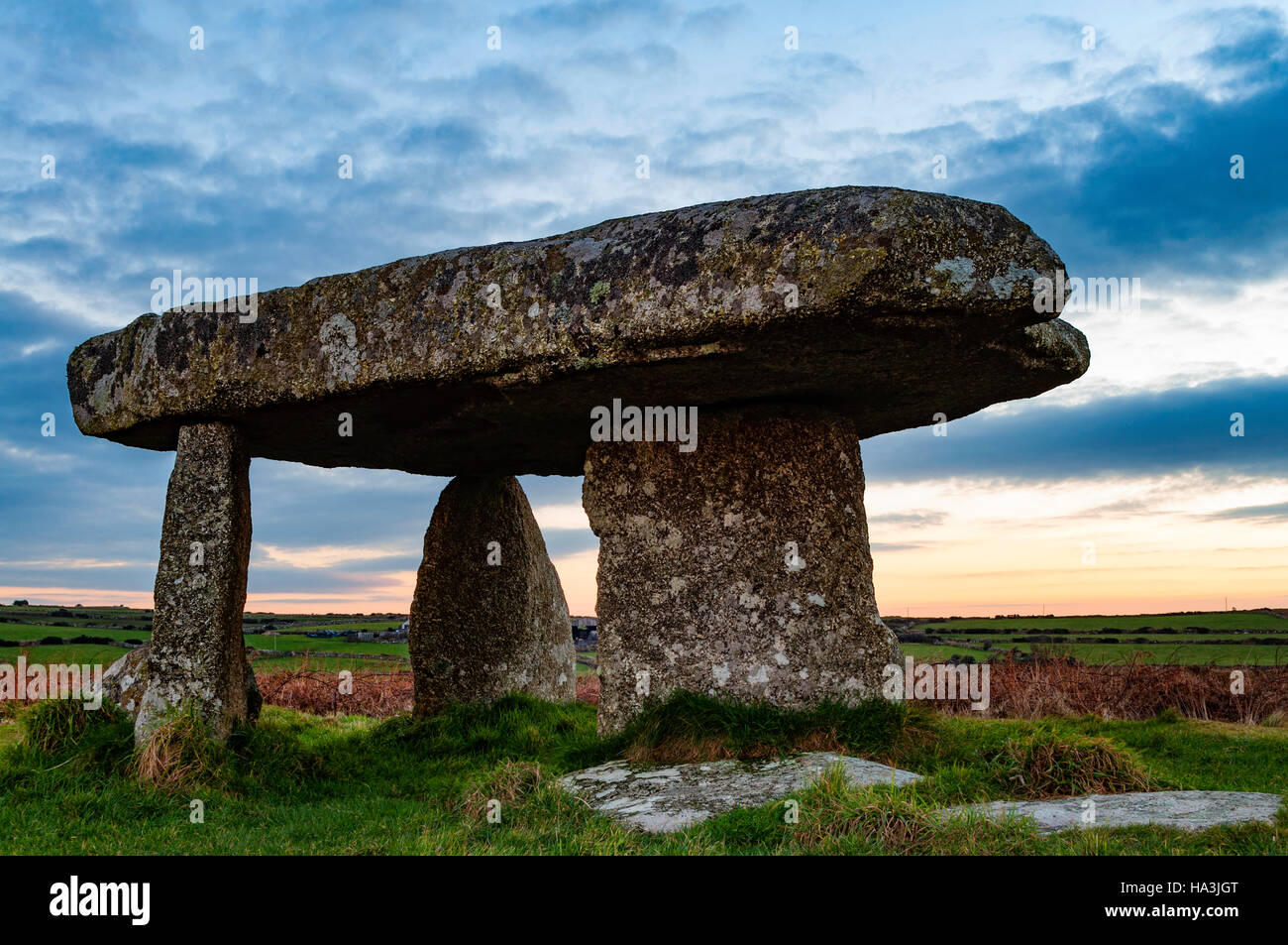 Lanyon Quoit una sepoltura neolitica tomba nei pressi Madron in Cornovaglia, England, Regno Unito Foto Stock