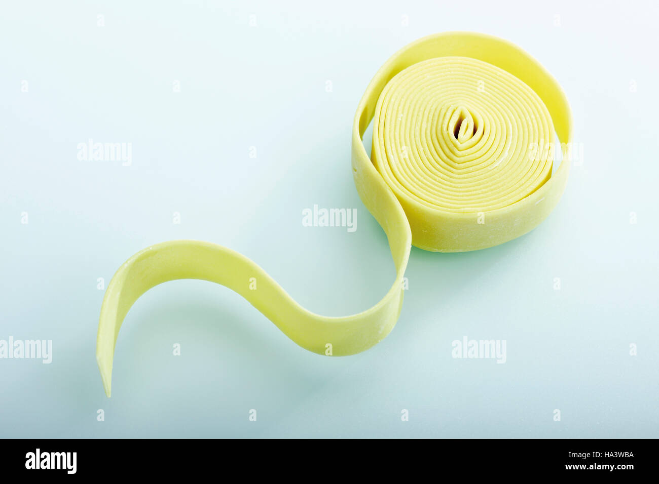 Filamento giallo della gomma da masticare Foto Stock