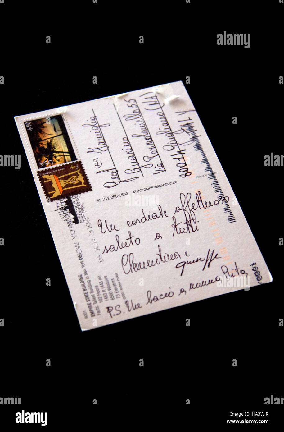 Con il dorso della mano cartolina scritta inviata dagli Stati Uniti all'Italia, Europa Foto Stock