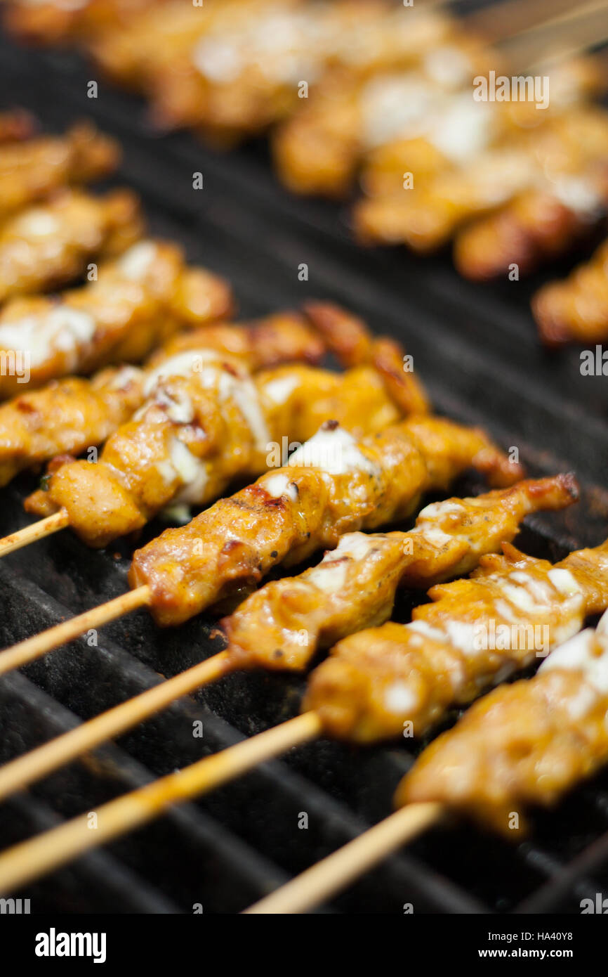 Alimenti tailandese grill Satay spiedini di pollo Foto Stock