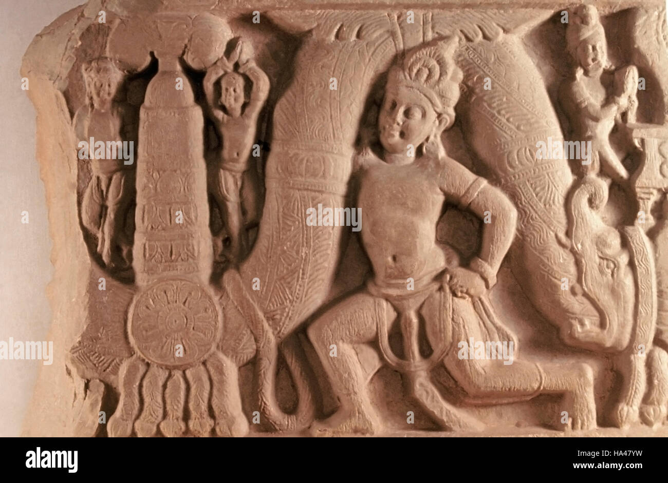Garland bearer. Amaravati, Maharashtra, India. Circa il primo secolo A.C. - II secolo CE Foto Stock