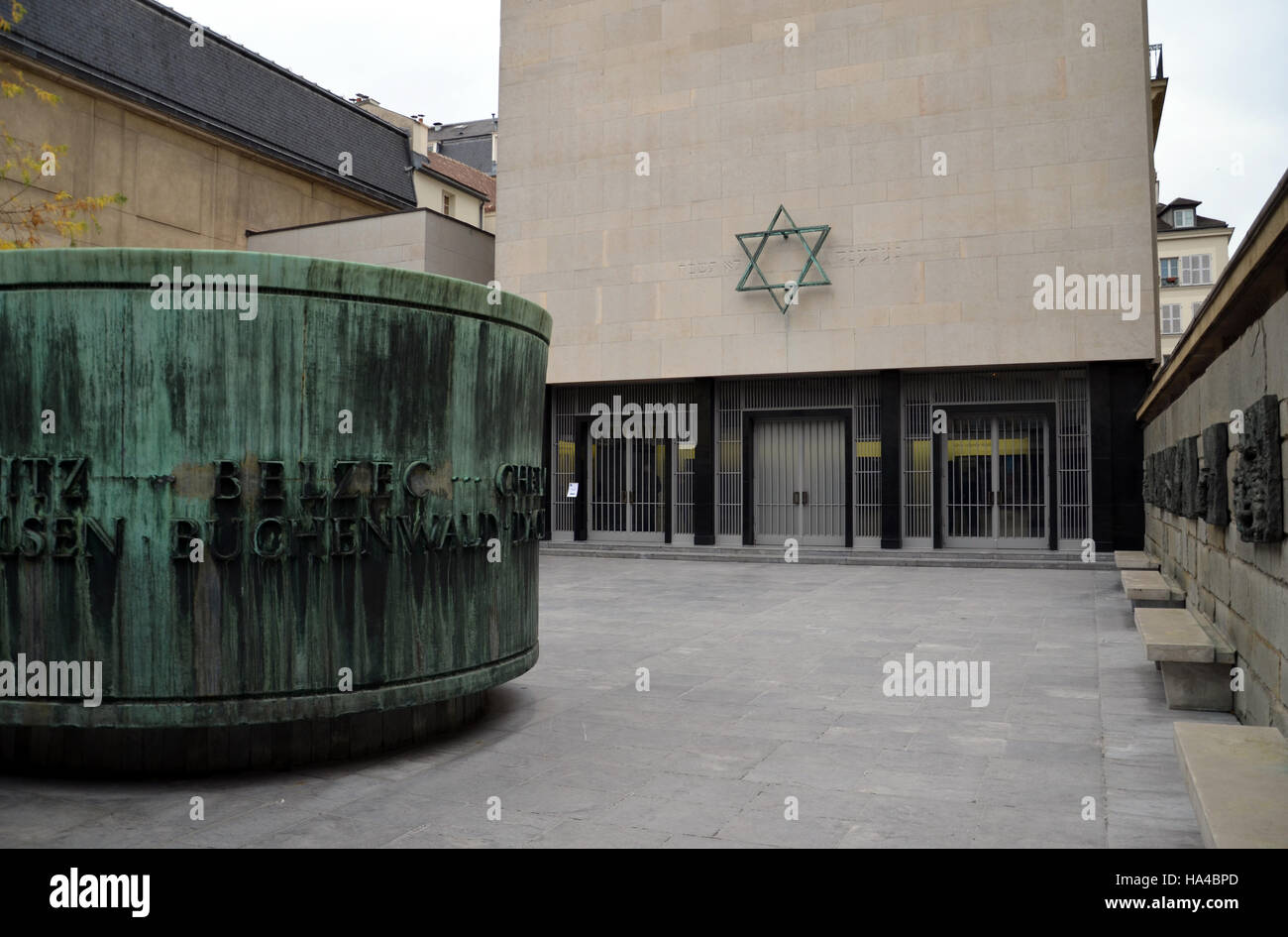 Parigi, Francia. 24 Novembre, 2016. Il memoriale dell'olocausto Memorial de la Shoah di Parigi, Francia, 24 novembre 2016. Una corrente mostra presso il memorial dettagli del genocidio degli Herero e Nama tribù dal tedesco truppe coloniali nell attuale della Namibia. Foto: Sebastian Kunigkeit/dpa/Alamy Live News Foto Stock