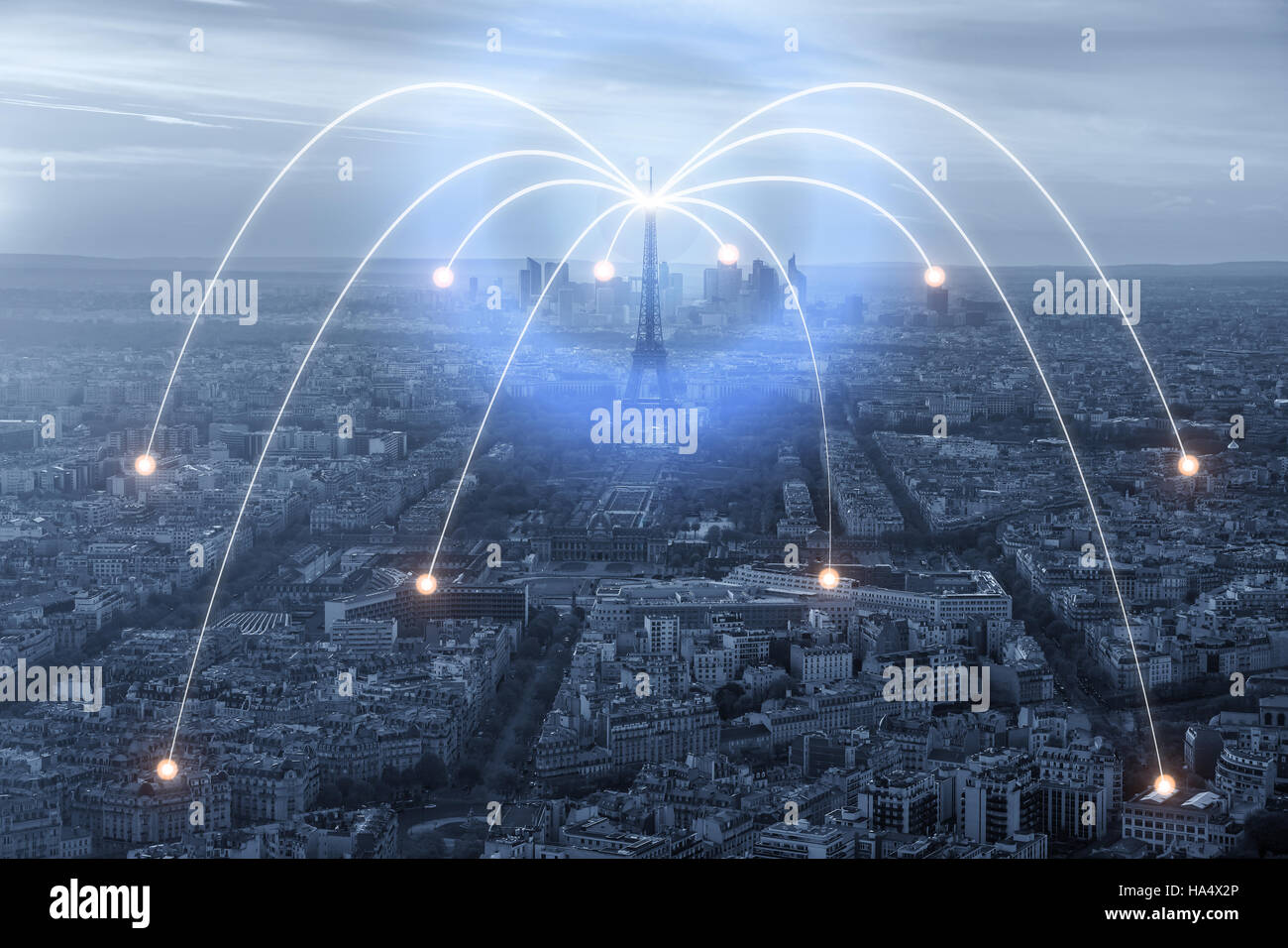 L'icona wifi e la città di Parigi con connessione di rete concetto, Parigi smart city e la rete di comunicazione wireless, immagine astratta visual, internet di sottili Foto Stock