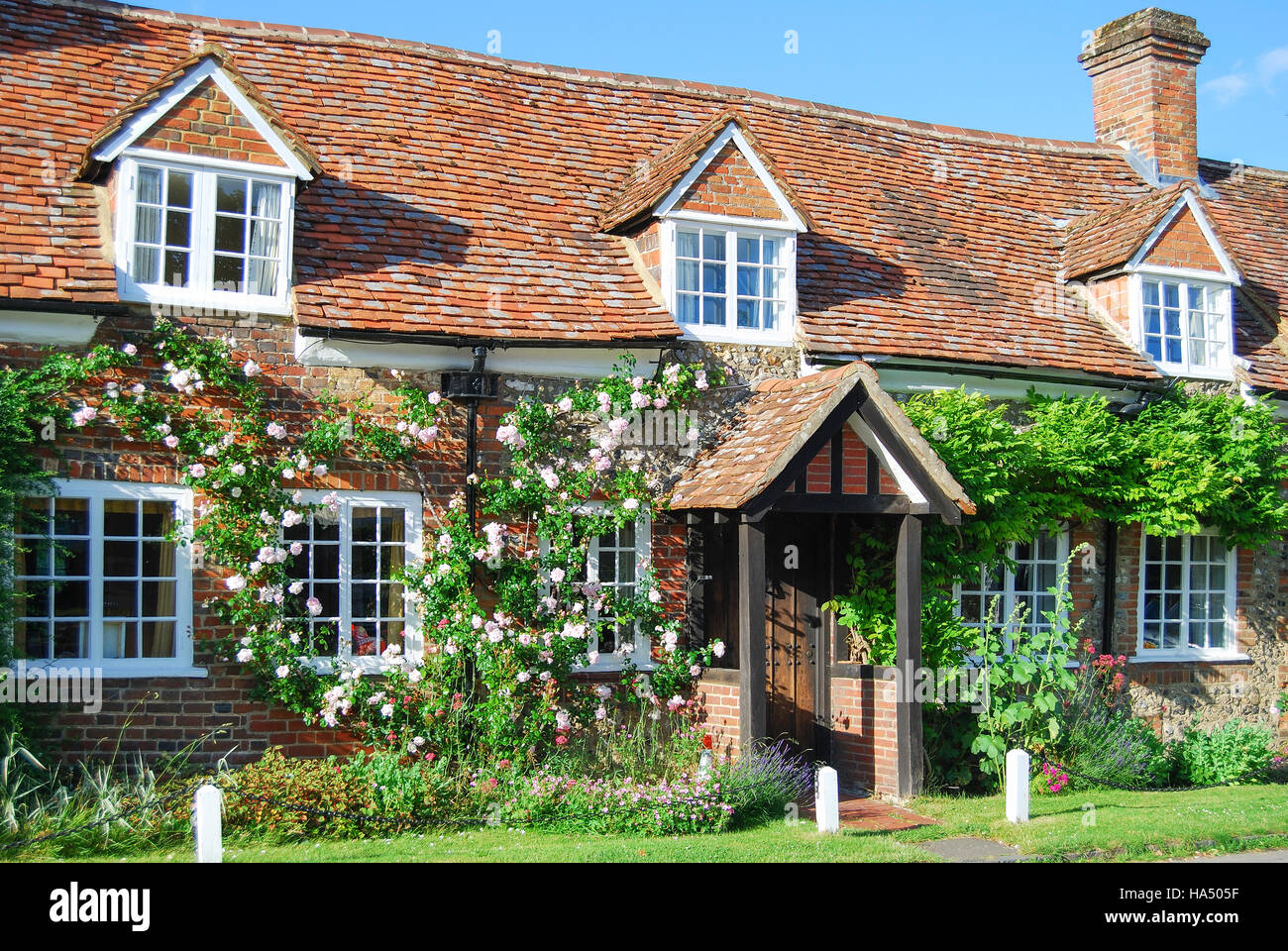 Pittoreschi cottage in Village Centre di Turville, Buckinghamshire, Inghilterra, Regno Unito Foto Stock