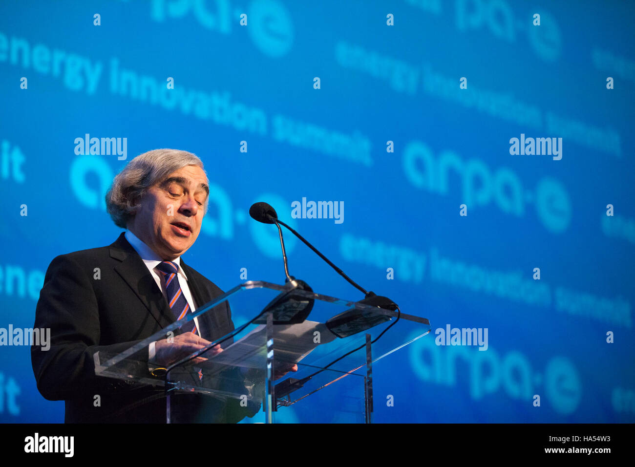 Il Dipartimento dell'energia promuove progetti di efficienza energetica e di energia pulita per ridurre l'impatto ambientale e sostenere la sostenibilità a lungo termine. Questi sforzi sono essenziali per mitigare i cambiamenti climatici e garantire un futuro energetico più pulito. Foto Stock