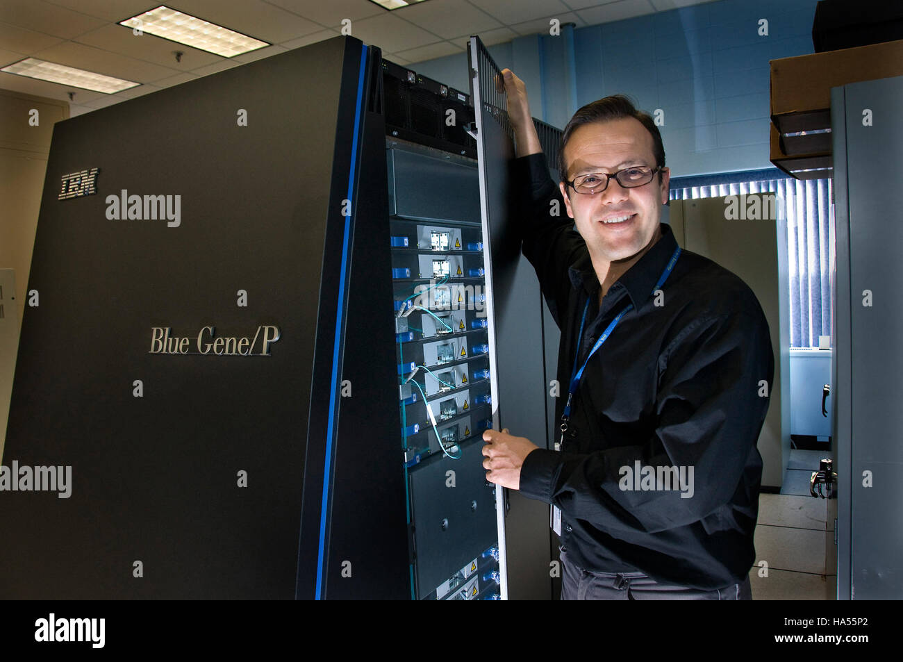 Un progetto di ricerca del Dipartimento dell'energia, che coinvolge scienziati nella ricerca sul cloud e genetica per far progredire le tecnologie ambientali ed energetiche. Il progetto fa parte di uno sforzo più ampio per affrontare le sfide globali. Foto Stock