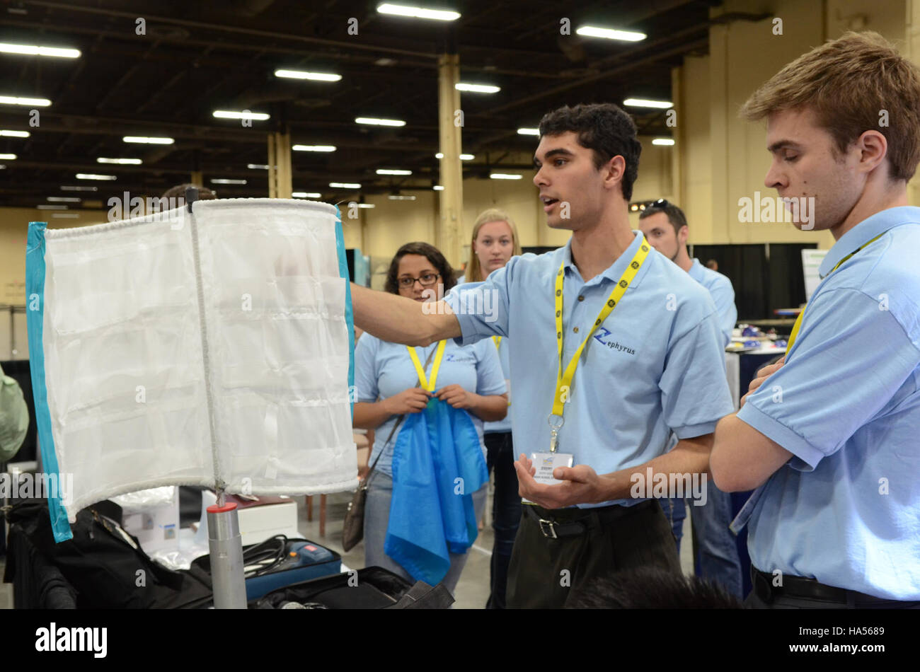 Il Dipartimento dell'energia continua a promuovere tecnologie energetiche che migliorano la sostenibilità e riducono l'impatto ambientale affrontando al contempo le sfide climatiche globali. Foto Stock