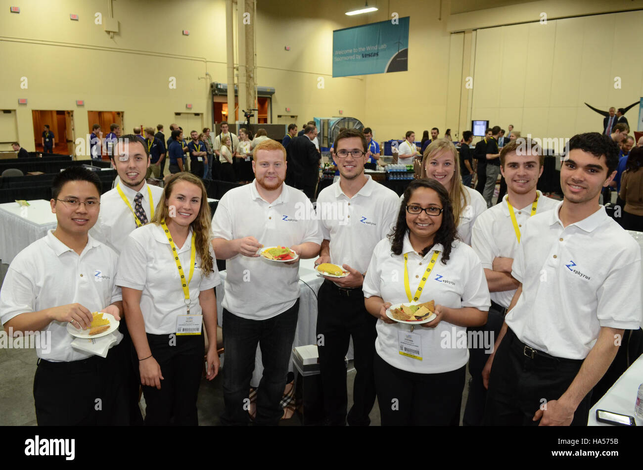 Questa immagine rappresenta l’impegno del Dipartimento dell’energia per la ricerca e lo sviluppo di politiche energetiche, affrontando il cambiamento climatico e promuovendo soluzioni energetiche sostenibili per un futuro più verde. Foto Stock