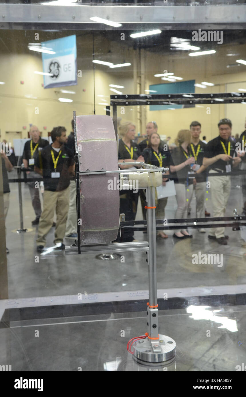 L'iniziativa del Dipartimento dell'energia volta a sostenere la transizione verso l'energia pulita e rinnovabile si concentra sulla riduzione della dipendenza dai combustibili fossili e sul miglioramento dell'efficienza energetica. Il programma contribuisce alla mitigazione dei cambiamenti climatici e promuove le tecnologie verdi. Foto Stock