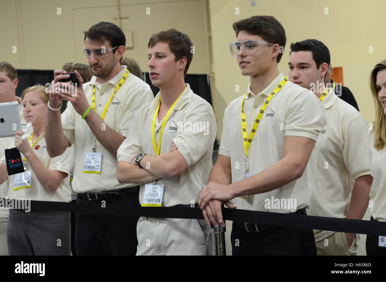 Il Dipartimento dell'energia si concentra sul progresso delle tecnologie per l'energia pulita e sulla ricerca ambientale per sostenere le pratiche energetiche sostenibili. L'iniziativa mira a ridurre l'impatto ambientale e incoraggiare l'efficienza energetica in vari settori. Foto Stock