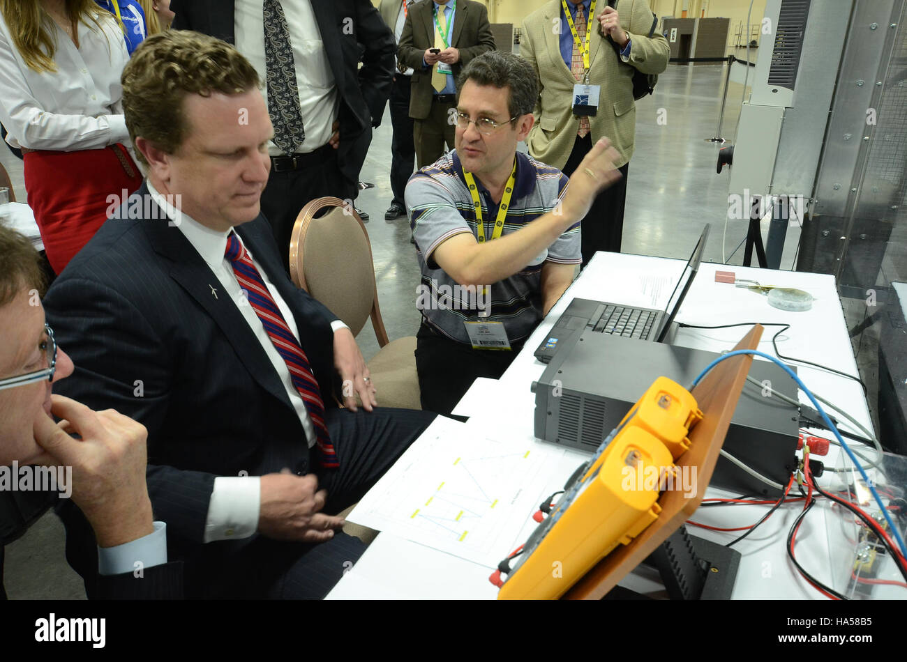 Il Dipartimento dell'energia guida gli sforzi per promuovere la scienza energetica, le politiche e le pratiche sostenibili volte ad affrontare il cambiamento climatico Foto Stock