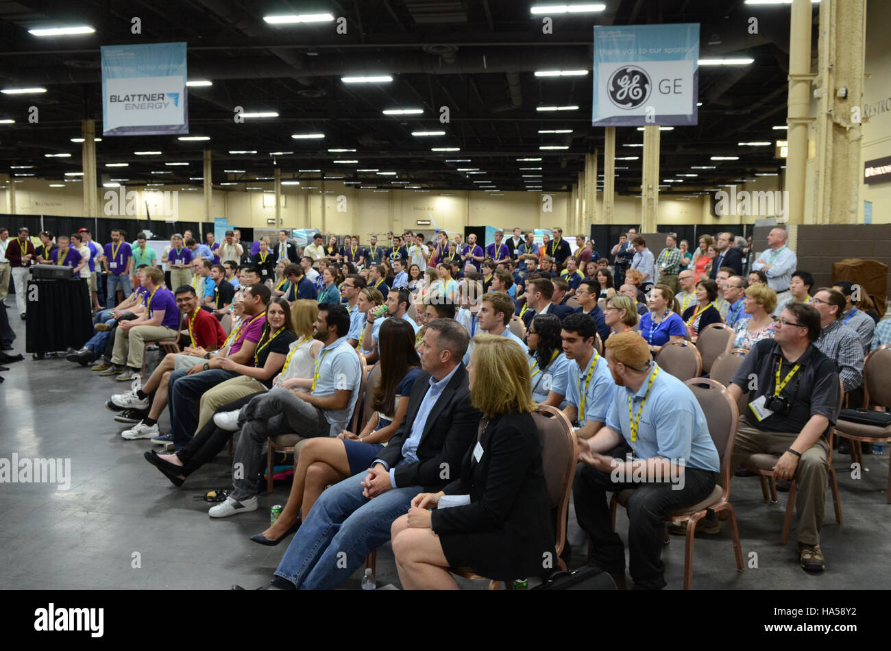 Il Dipartimento dell'energia sta lavorando a diverse iniziative volte a migliorare i sistemi energetici, promuovere pratiche di energia pulita e affrontare le sfide politiche relative alle politiche energetiche. Foto Stock