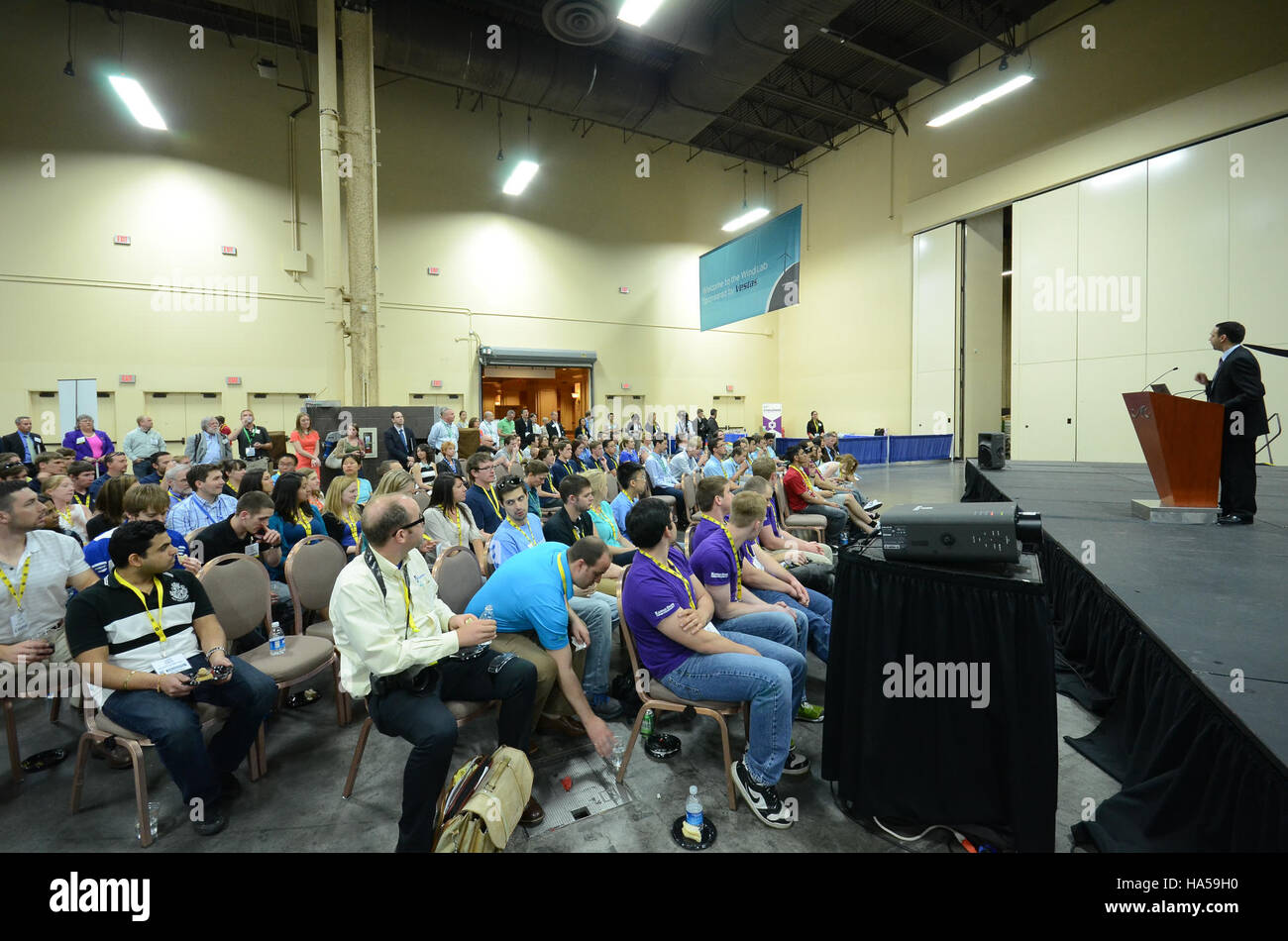 Il Dipartimento dell'energia continua a innovare nei settori dell'energia pulita, della sostenibilità e della riduzione dell'impatto ambientale. Il loro lavoro si concentra sul sostegno a soluzioni energetiche sostenibili per un futuro più verde. Foto Stock