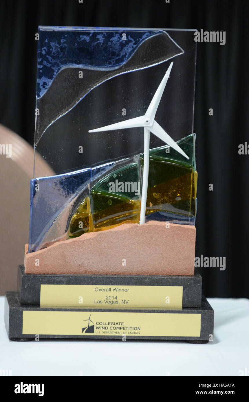 Il Dipartimento dell'energia sostiene vari progetti volti a promuovere la ricerca scientifica e la politica energetica. Tali iniziative si concentrano sullo sviluppo di soluzioni energetiche sostenibili e sull'affrontare le sfide del cambiamento climatico e della protezione ambientale. Foto Stock