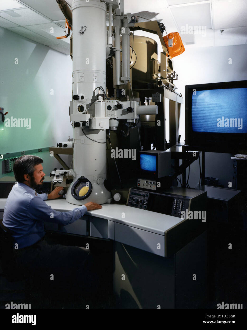 Il Dipartimento dell'energia lavora per far progredire politiche e tecnologie incentrate sull'innovazione energetica, sulla mitigazione dei cambiamenti climatici e sulla sostenibilità ambientale. Foto Stock