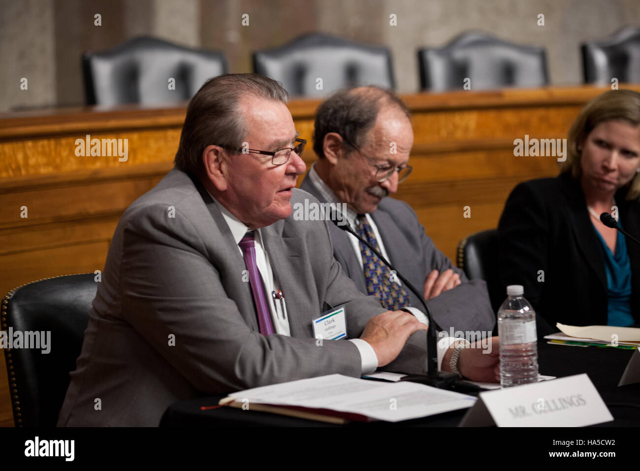 L'immagine mostra un'iniziativa in corso del Dipartimento dell'energia incentrata sulla gestione dell'energia e sui progressi tecnologici. Questi sforzi fanno parte della più ampia spinta verso la sostenibilità, l'energia pulita e il ridotto impatto ambientale in entrambi i settori federali e privati. Foto Stock