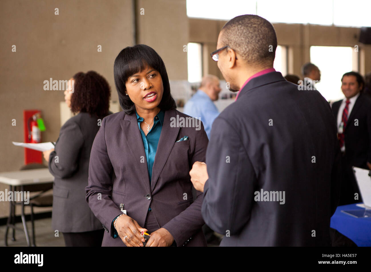 Il Dipartimento dell'energia (DOE) lavora per far progredire la ricerca energetica e le tecnologie che promuovono la sostenibilità ambientale. Questo progetto pone l'accento sulle soluzioni energetiche pulite e sull'importanza della protezione ambientale. Foto Stock