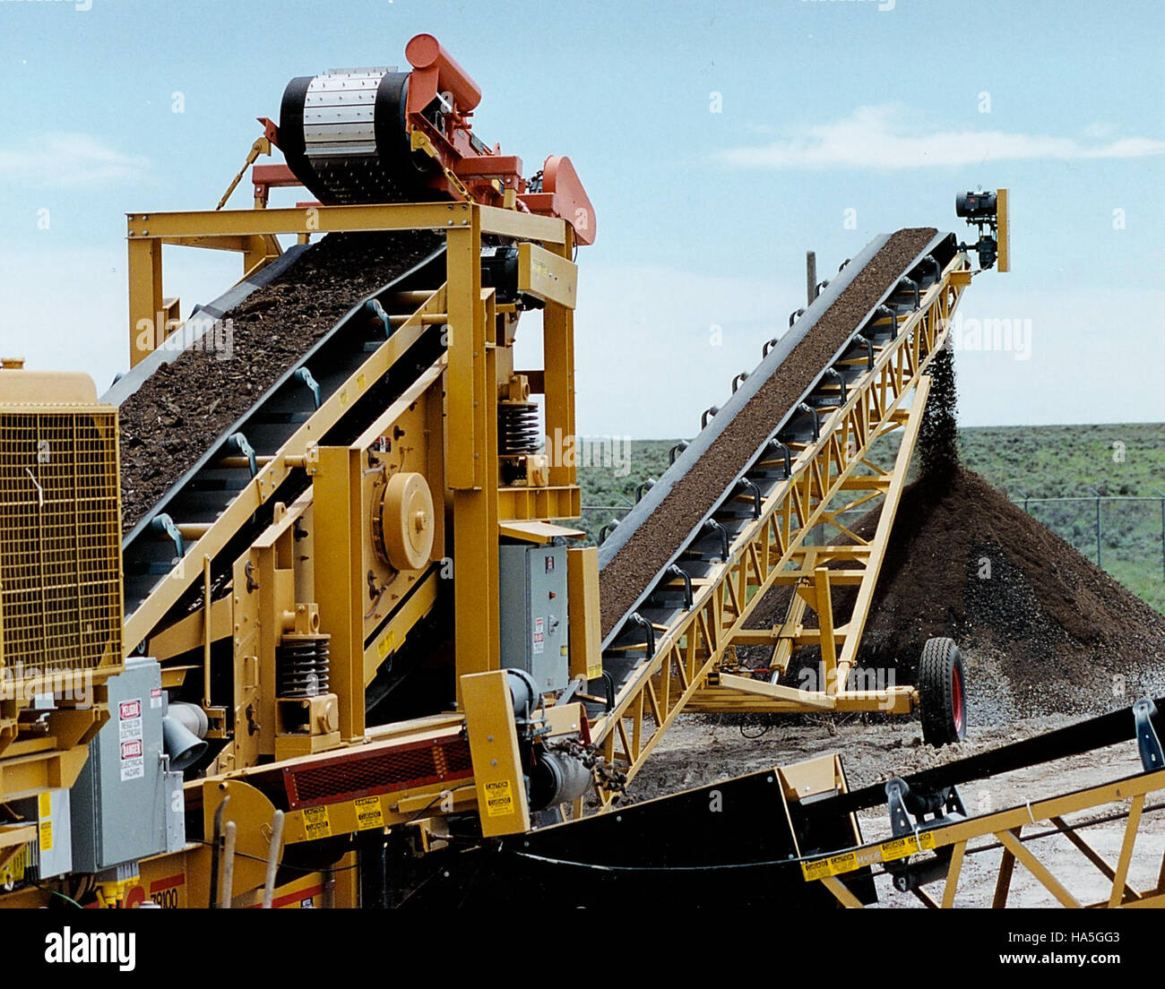 Questa immagine riflette i progetti in corso dal Dipartimento dell'energia degli Stati Uniti, incentrati sui progressi nella ricerca energetica e sulle politiche volte a promuovere la sostenibilità e ridurre l'impatto ambientale. Sono evidenziati gli sforzi in materia di energia rinnovabile, efficienza energetica e mitigazione dei cambiamenti climatici. Foto Stock