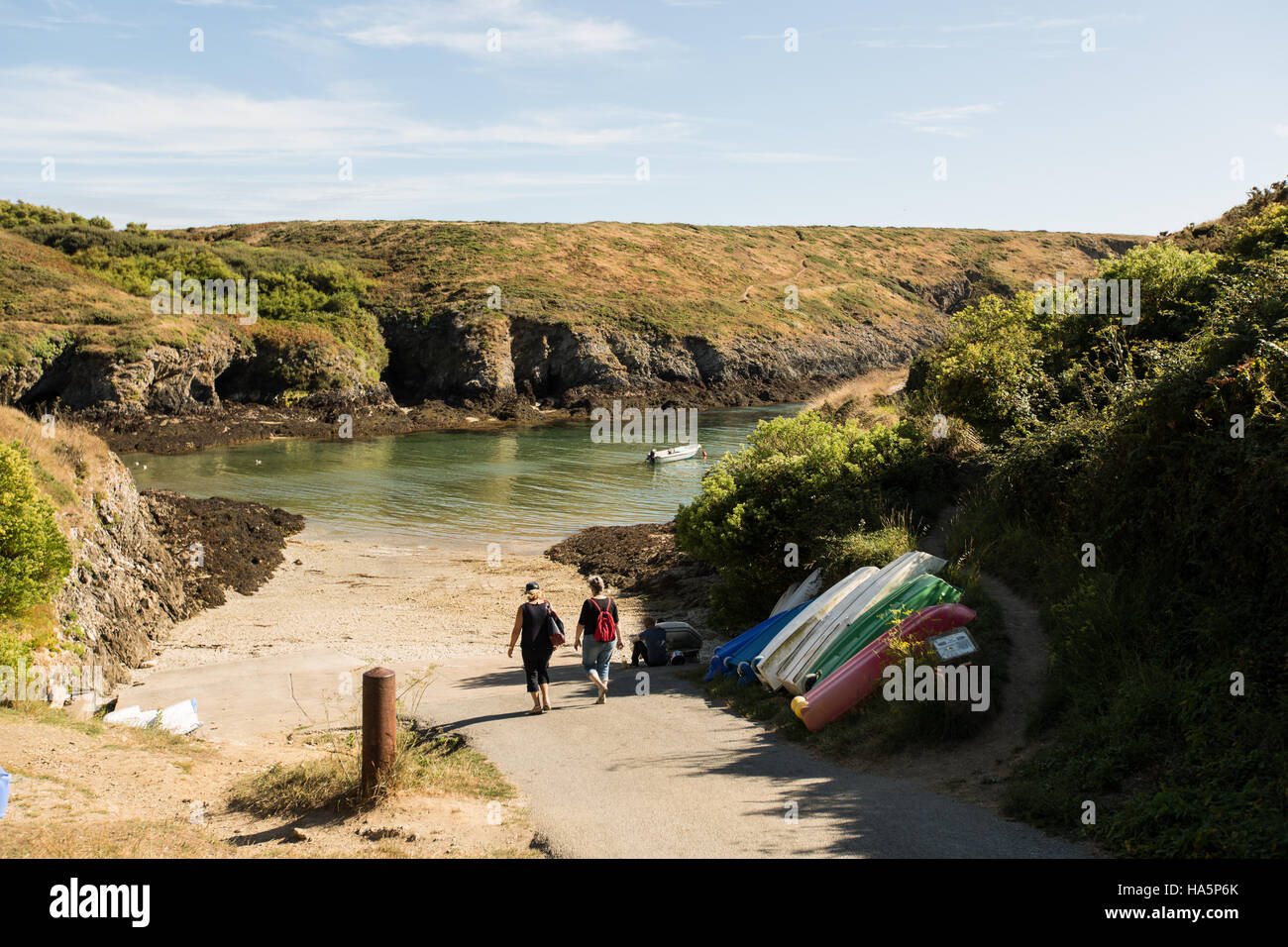 Camminando sul lato mare di Belle-Île-en-Mer Foto Stock