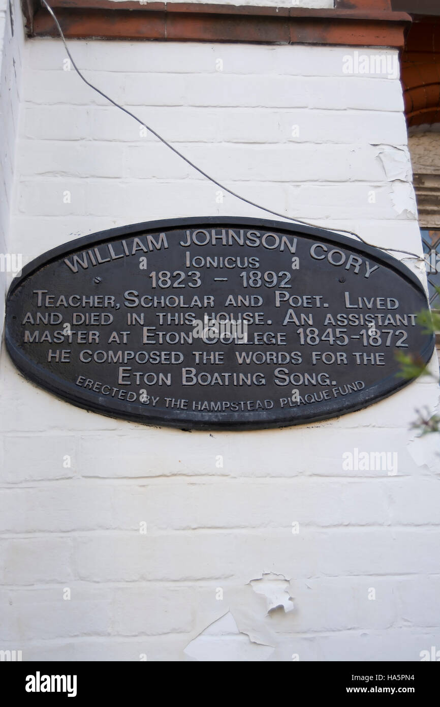 Marcatura della placca una casa del maestro, letterato e poeta William Johnson cory, Hampstead, Londra, Inghilterra Foto Stock