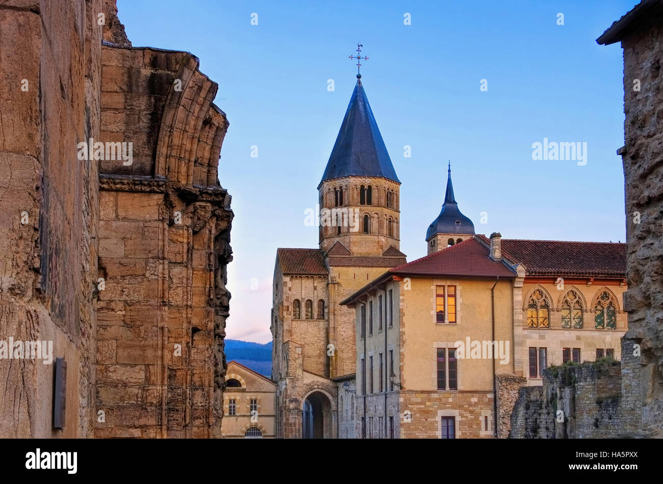 Romanische Kirche in Cluny Burgund, Frankreich - romanica chiesa di Cluny in Borgogna, Francia Foto Stock