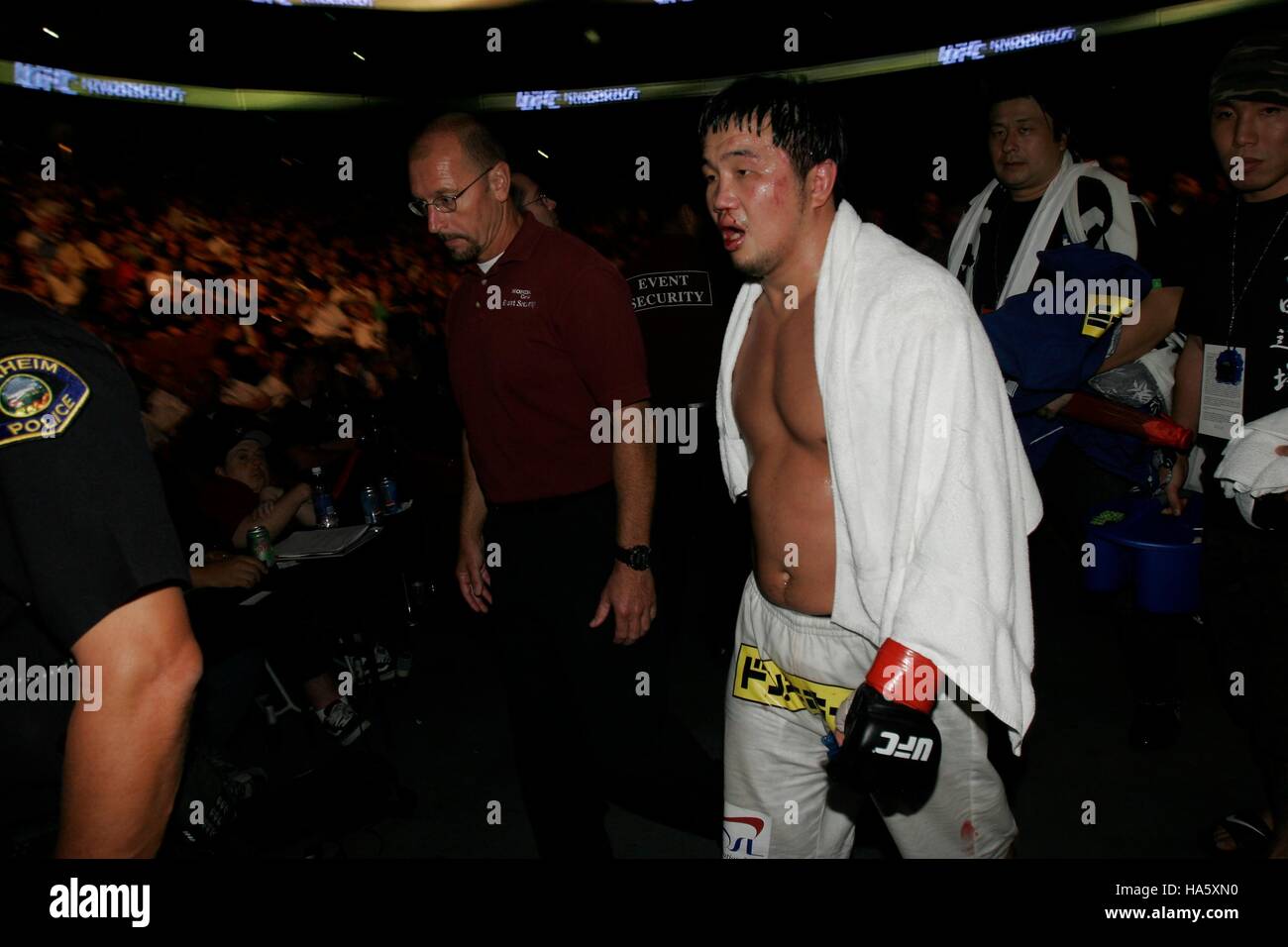 Kazuhiro Nakamura lascia l'anello dopo aver perso a Lyoto Machida a UFC 76 durante una di mixed martial arts corrispondono all'Honda Center di Anaheim, CA sabato 7 settembre 22, 2007. Photo credit: Francesco Specker Foto Stock