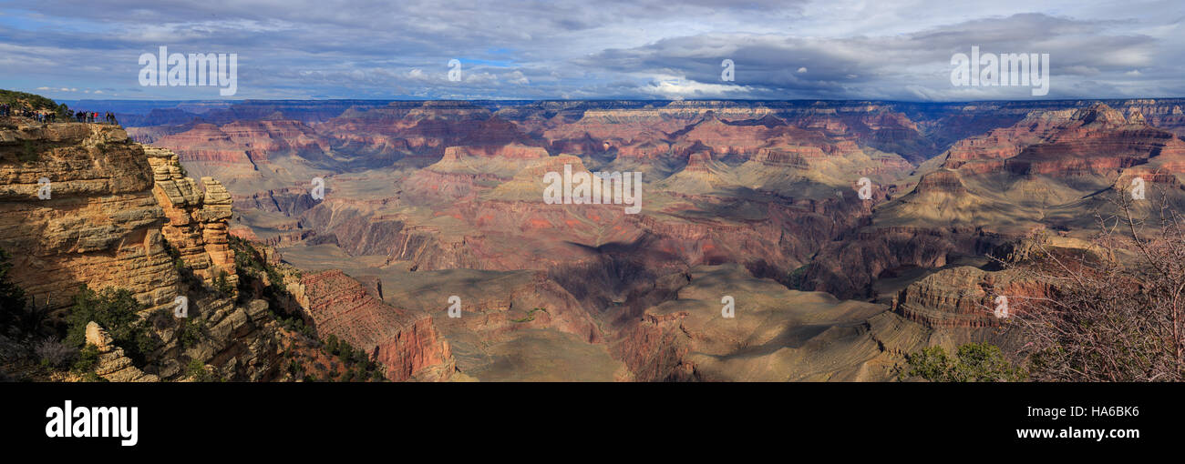 Paesaggio impressionante dal bordo Sud del Grand Canyon, Arizona, Stati Uniti Foto Stock