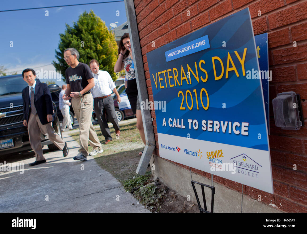 Il Veteran's Day a New Orleans commemora il servizio e il sacrificio dei veterani militari. Il Dipartimento dell'energia partecipa ad eventi che onorano i veterani, dimostrando l'impegno del paese a riconoscere i loro contributi. Foto Stock