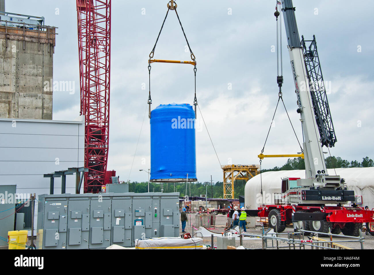 Il Savannah River Site (SRS) comprende serbatoi per il trattamento dei rifiuti nucleari che fanno parte della ricerca in corso per la gestione dei rifiuti radioattivi. Tali sforzi mirano a proteggere l'ambiente e garantire la sicurezza delle comunità circostanti. Foto Stock