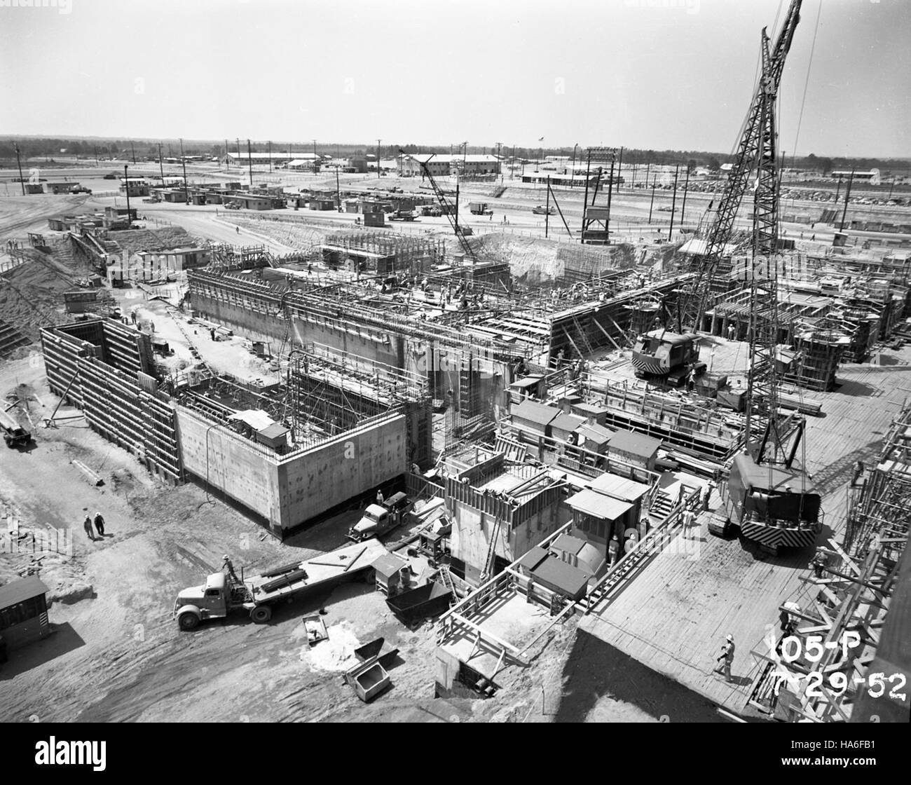 Le foto storiche del reattore P and R del Savannah River Site mostrano l'importanza del sito nella storia dell'energia nucleare e il suo impatto ambientale nel tempo. Foto Stock
