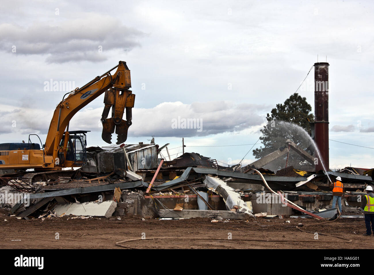 I lavoratori del Recovery Act demoliscono l'ultima delle 24 strutture a Los Alamos TA-21, un progetto volto a ridurre i rischi ambientali e migliorare la sicurezza pubblica. Foto Stock