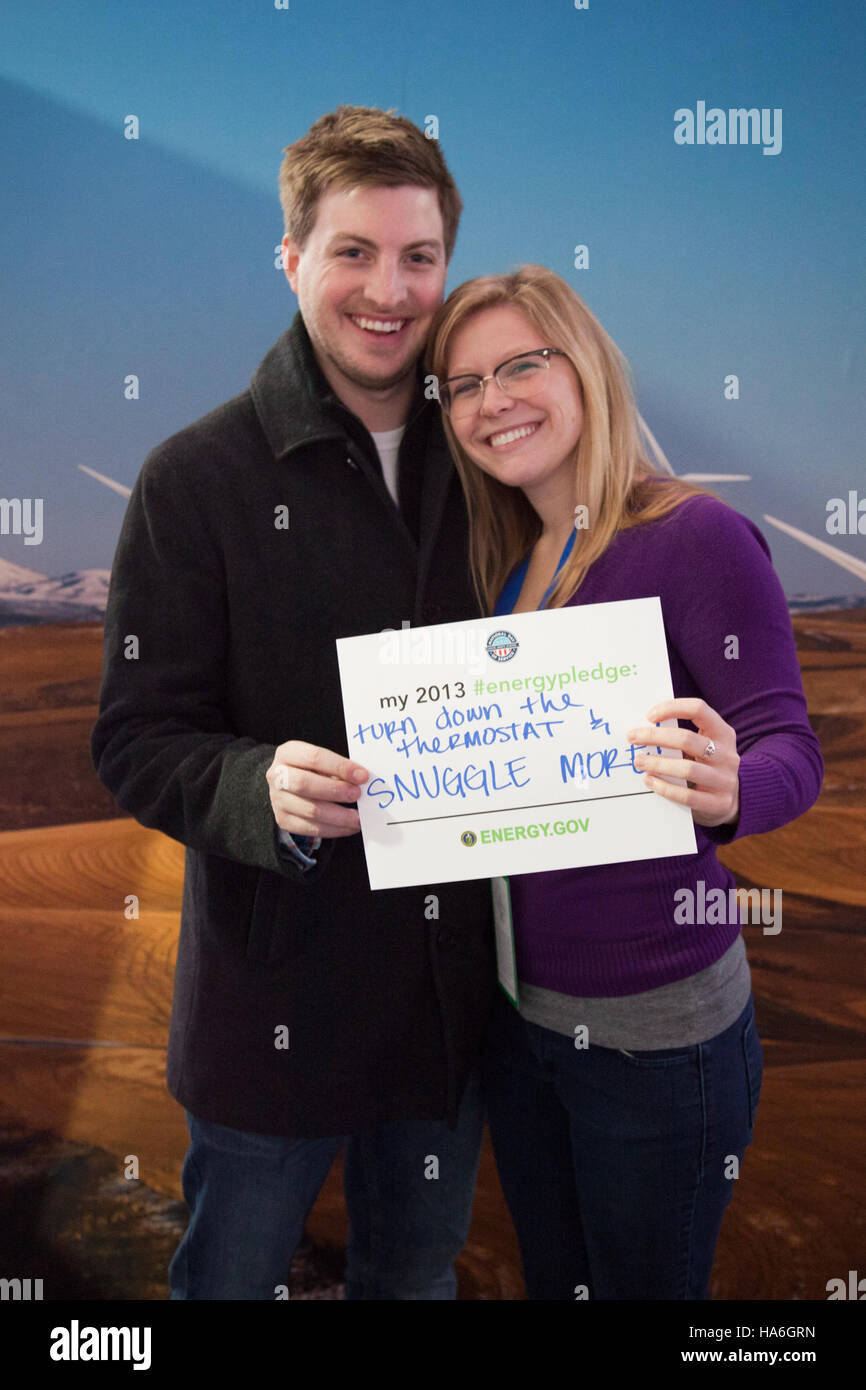 La campagna #energypledge incoraggia gli individui e le organizzazioni a impegnarsi per il risparmio energetico e la sostenibilità. Il Dipartimento dell'energia sostiene un'azione collettiva per ridurre il consumo energetico e mitigare i cambiamenti climatici. Foto Stock