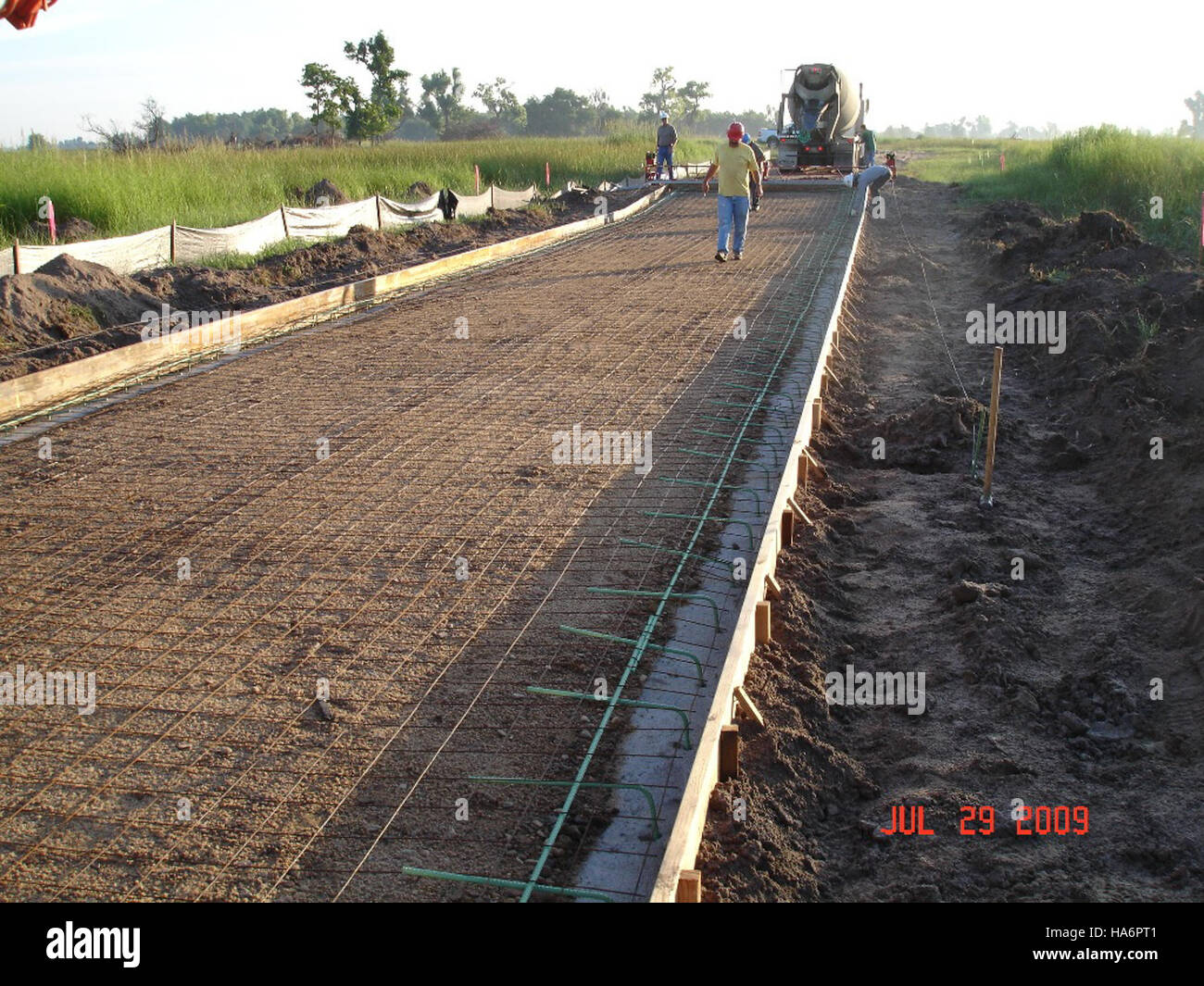 I progetti del FWS Recovery Act negli Stati Uniti miravano a ripristinare gli ecosistemi, tra cui i miglioramenti delle fuoriuscite dell'unità 25. Questi progetti si concentrano sugli sforzi scientifici e di ripristino degli habitat che vanno a beneficio della fauna selvatica e sostengono il Parco nazionale e la gestione del territorio pubblico, come parte delle strategie politiche e ambientali in corso. Foto Stock