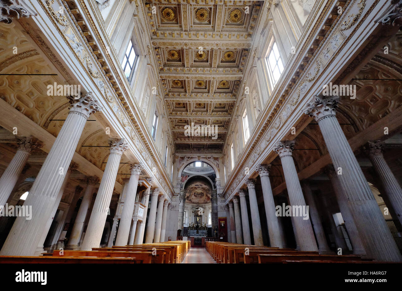 Interno del Duomo (cattedrale di San Pietro) a Mantova (Mantova). Foto Stock