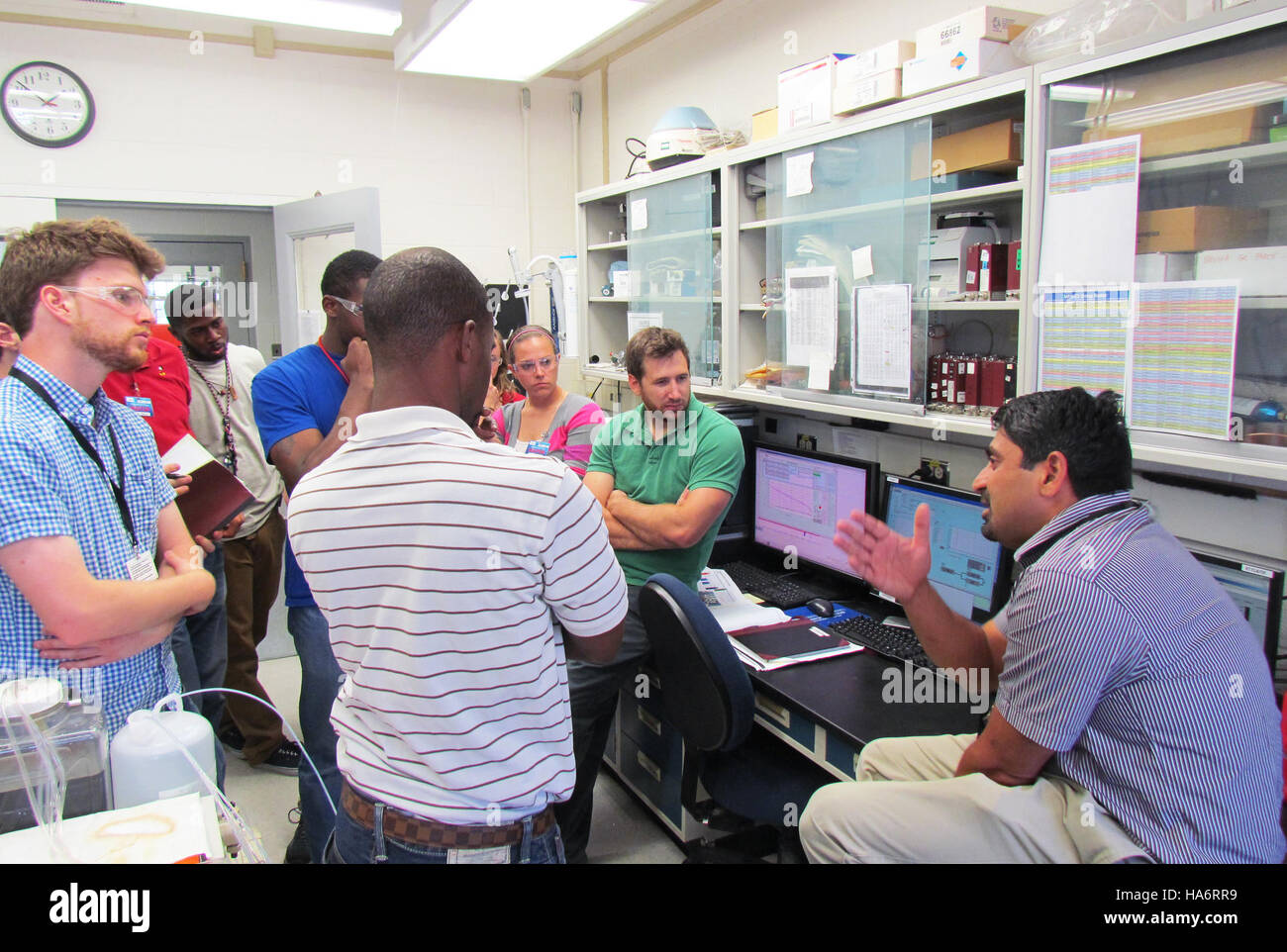 Gli scienziati del Los Alamos National Laboratory stanno conducendo un breve corso sulle celle a combustibile, condividendo competenze in materia di energia rinnovabile e avanzando la tecnologia per soluzioni energetiche sostenibili. Foto Stock