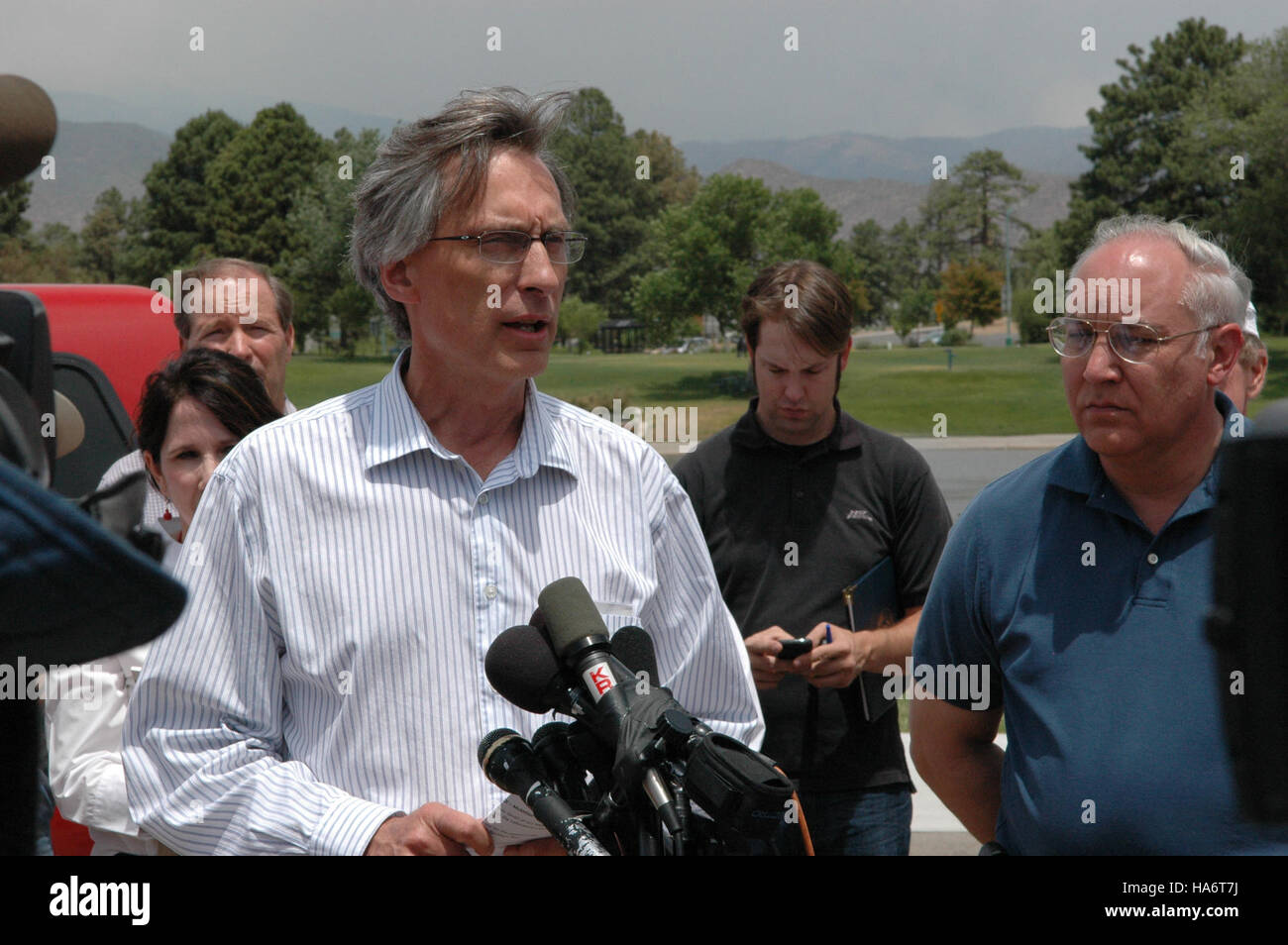 Charlie McMillan, direttore del Los Alamos National Laboratory, parla ad una conferenza stampa a Los Alamos il 30 giugno 2011. L'evento mette in evidenza i principali sviluppi scientifici in uno degli istituti di ricerca più rinomati al mondo. Foto Stock