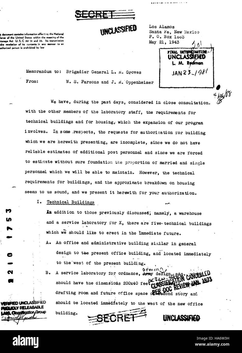 Nel maggio 1943, il Los Alamos Laboratory ha iniziato lo sviluppo del progetto Manhattan, portando a significative scoperte scientifiche. Questo progetto, cruciale nello sviluppo della tecnologia nucleare, si trovava in un sito remoto nel nuovo Messico e fa parte della più ampia storia della seconda guerra mondiale e della guerra fredda. Foto Stock